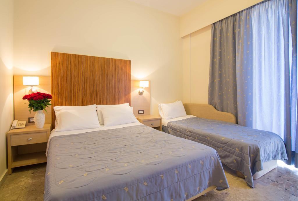 Hotel Elena นาฟปลิโอ ภายนอก รูปภาพ