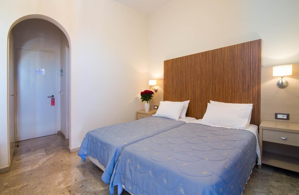 Hotel Elena นาฟปลิโอ ภายนอก รูปภาพ